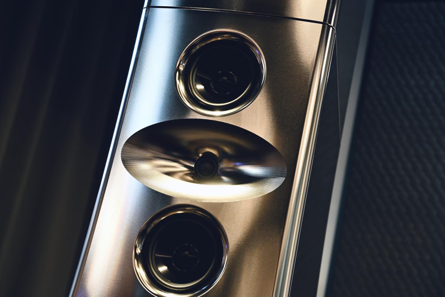 YG Acoustics Titan